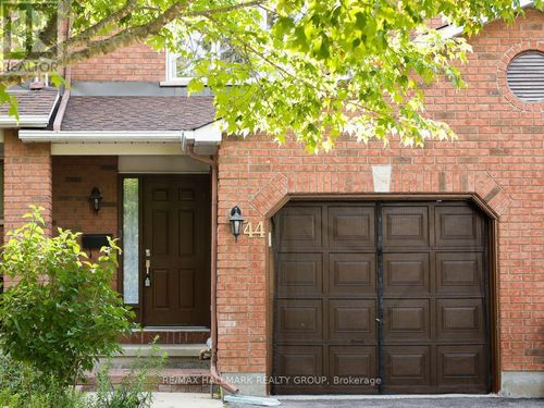 44 Winnegreen Crt, Ottawa, ON, K1G5S2 | Card Image