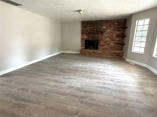 306 W 9th St, Cordell, OK, 73632-2818 | Card Image