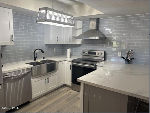 220-8155 E Roosevelt St, Scottsdale, AZ, 85257-3863 | Card Image
