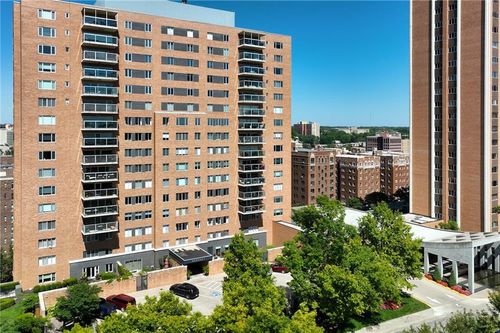 803-221 W 48th St, Kansas City, MO, 64112-3151 | Card Image