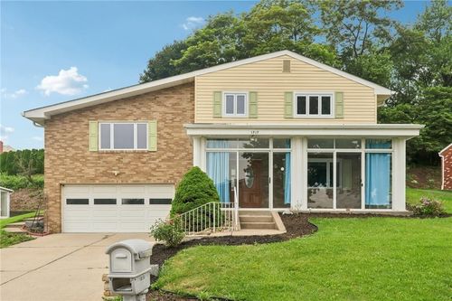 1717 Gina Dr, West Mifflin, PA, 15122-3114 | Card Image