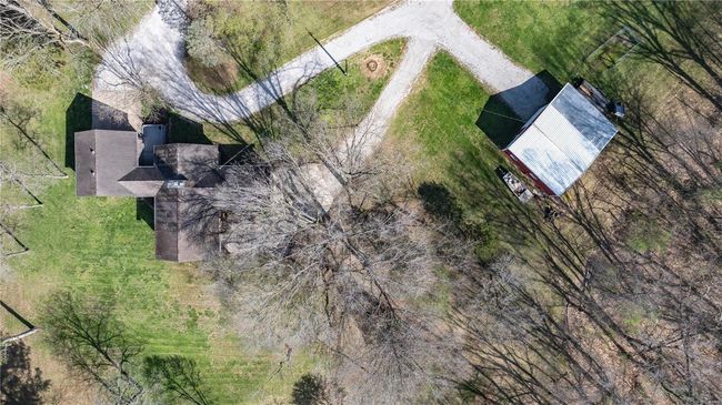 8556 Kee Mac Ln, House other with 2 bedrooms, 2 bathrooms and 3 parking in Alton IL | Image 7