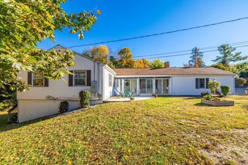 5 Scenic Dr, Portland, CT, 06480-1536 | Card Image