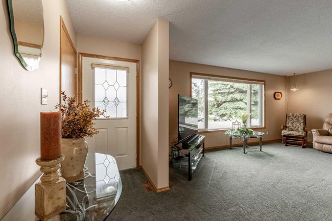 12 Fairway Cres, House other with 6 bedrooms, 3 bathrooms and 3 parking in Foremost AB | Image 4