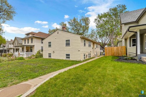 218 N Summit Ave Avenue, Sioux Falls, SD, 57104 | Card Image