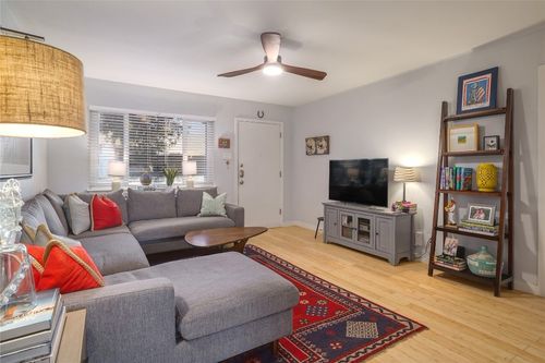 apt-223-2303 E Side Dr, Austin, TX, 78704-5237 | Card Image