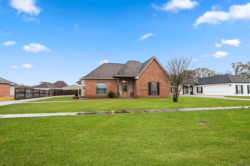 7135 Rue Grand Pre, Addis, LA, 70710-2160 | Card Image