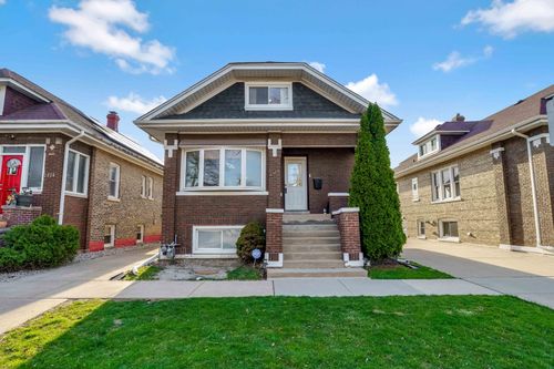 2326 Elmwood Ave, Berwyn, IL, 60402-2420 | Card Image
