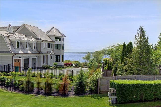 APT-203 - 1 Tower Dr, Condo with 2 bedrooms, 3 bathrooms and 1 parking in Portsmouth RI | Image 19