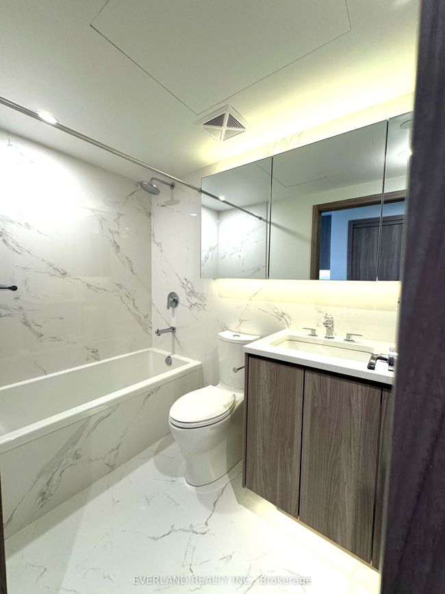 710 - 25 Mcmahon Dr, Condo with 1 bedrooms, 1 bathrooms and null parking in North York ON | Image 4