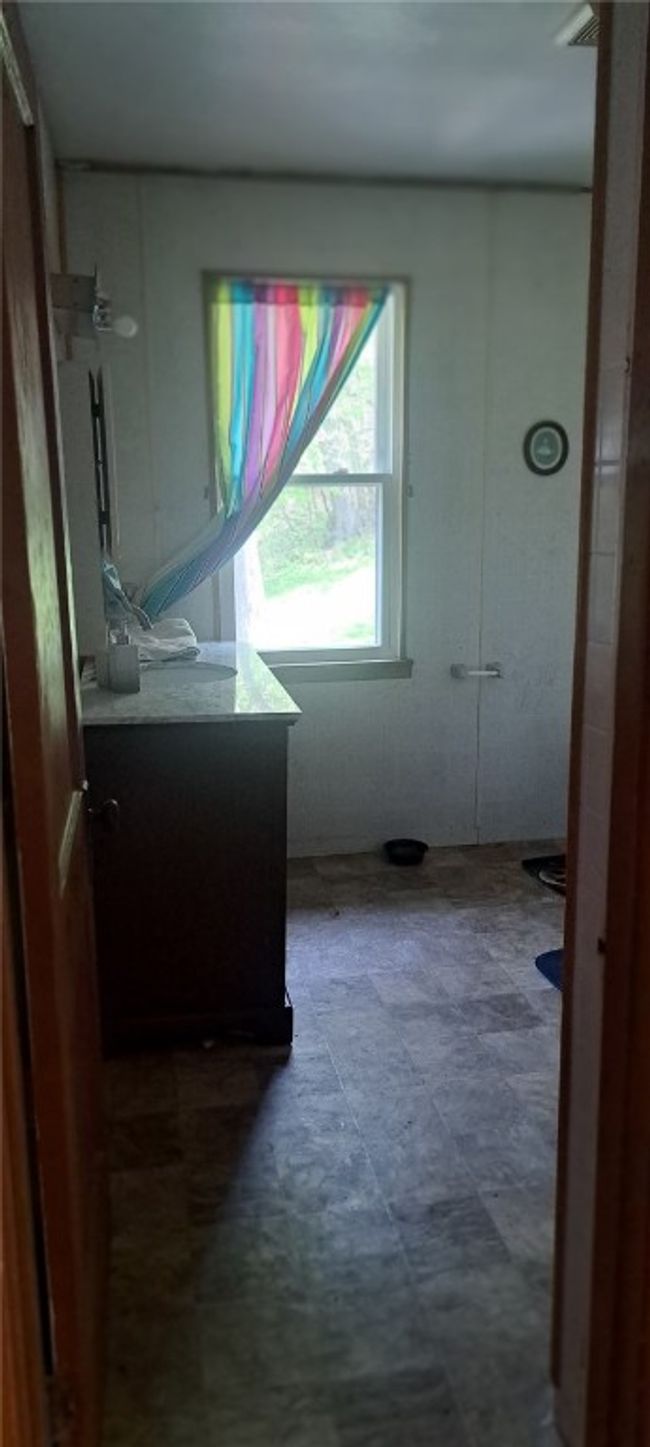 1017 Virginia St, House other with 4 bedrooms, 2 bathrooms and 3 parking in Jeannette PA | Image 24