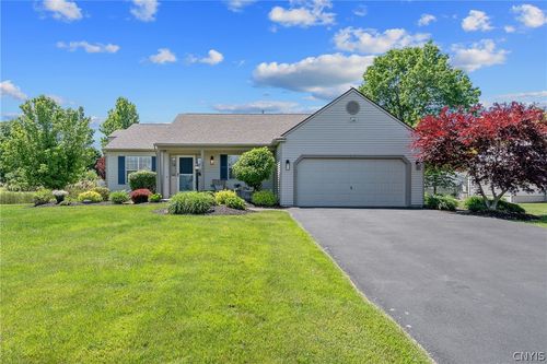 7921 Rose Court Dr, Cicero, NY, 13039-8338 | Card Image