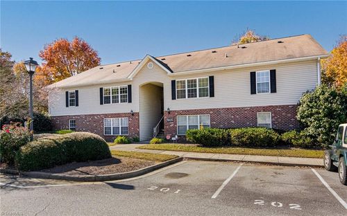 apt-101-1905 Crest Hollow Dr, Winston-Salem, NC, 27127-7624 | Card Image