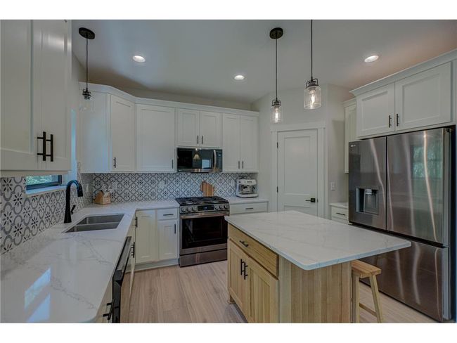 21 Windsor Wood Path, House other with 5 bedrooms, 4 bathrooms and null parking in Hudson WI | Image 8