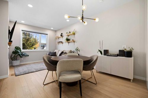 2127 12 St Nw, Calgary, AB, T2M3M8 | Card Image