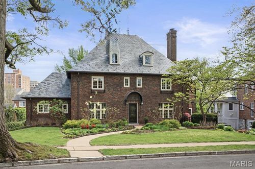 665 W Polo Drive, Clayton, MO, 63105 | Card Image