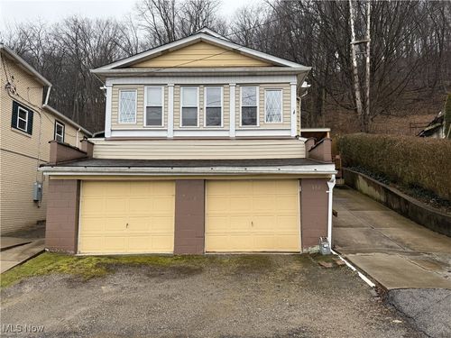 182 Wall St, Weirton, WV, 26062-2142 | Card Image