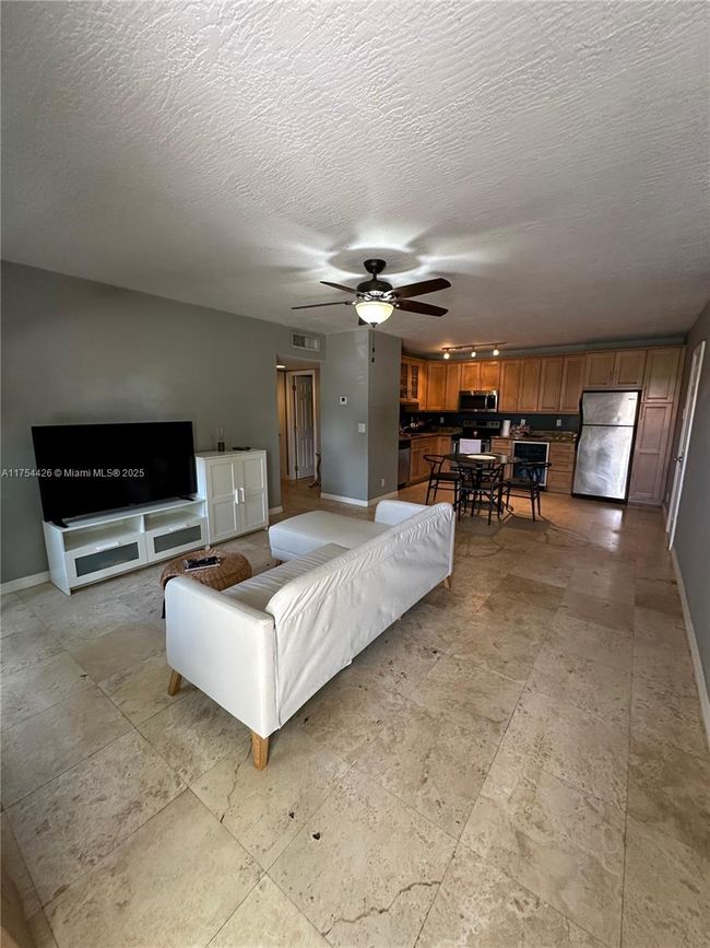 APT-1 - 530 Ne 15 Th Ct, Condo with 2 bedrooms, 1 bathrooms and null parking in Fort Lauderdale FL | Image 4