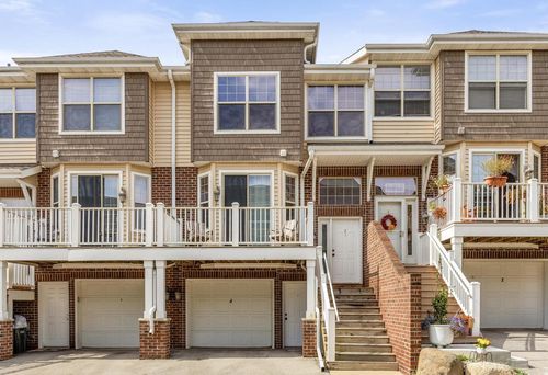 10-812 Timber Ridge Court, Waukesha, WI, 53189 | Card Image