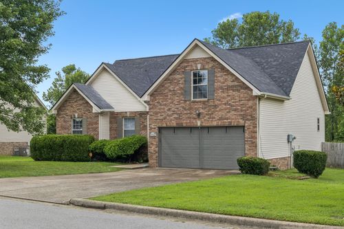945 Glenhurst Way, Clarksville, TN, 37040-5461 | Card Image
