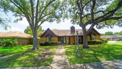 109 Oxford St, Victoria, TX, 77904-1802 | Card Image