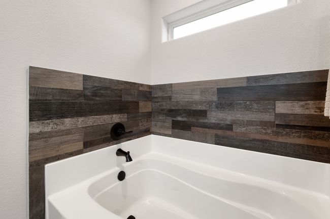 101 S Thomas Cv, House other with 3 bedrooms, 3 bathrooms and 4 parking in Burnet TX | Image 17