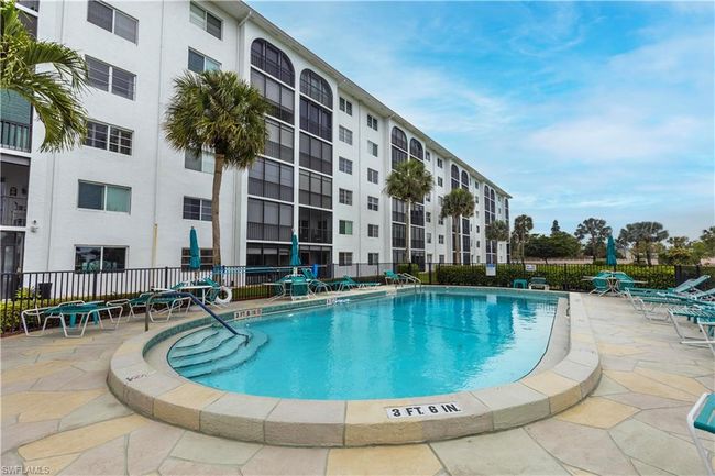 APT-209 - 37 High Point Cir E, Condo with 2 bedrooms, 2 bathrooms and 1 parking in NAPLES FL | Image 25