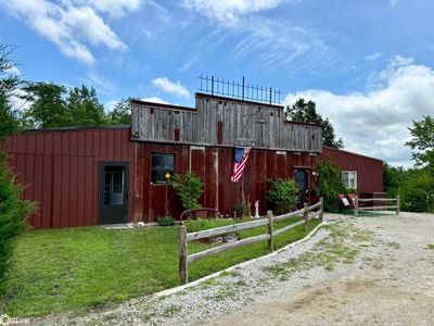 1709 Old Farm Road, Home with 1 bedrooms, 1 bathrooms and 2 parking in Fairfield IA | Image 1