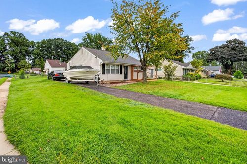 528 S Maple Ave, Maple Shade, NJ, 08052-1870 | Card Image