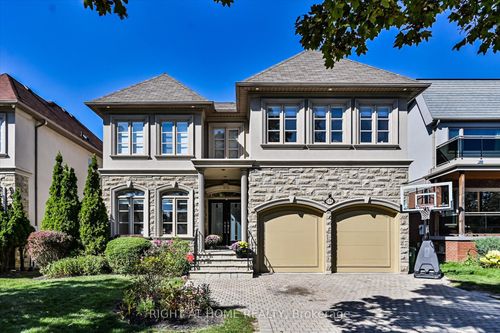 154 Charlton Blvd, North York, ON, M2R2J1 | Card Image