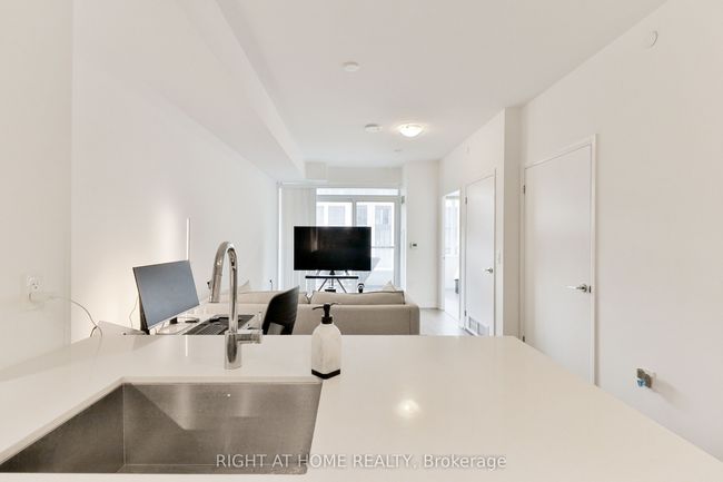 832 - 99 Eagle Rock Way, Condo with 1 bedrooms, 1 bathrooms and null parking in Maple ON | Image 10