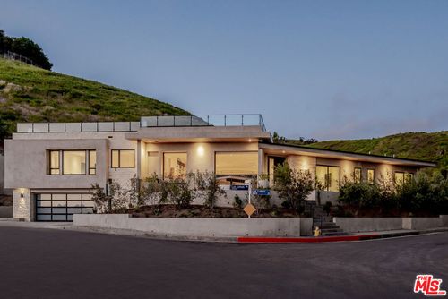 1205 Las Lomas Pl, Pacific Palisades, CA, 90272 | Card Image