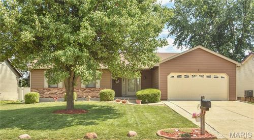 8 W Sunny Wood Ct, Saint Peters, MO, 63376-3557 | Card Image