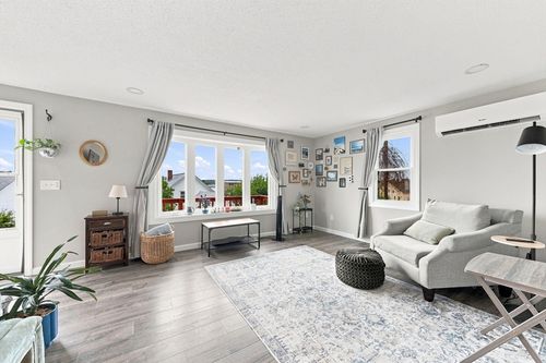c-44 Danis St, Fall River, MA, 02720-4009 | Card Image
