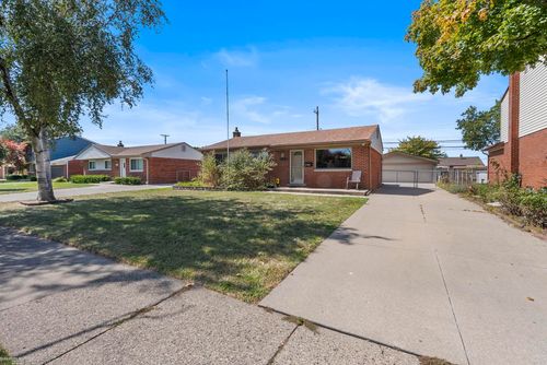 41515 Hamilton Dr, Sterling Heights, MI, 48313-3021 | Card Image