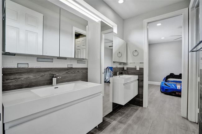 10457 Laurel Rd, House other with 6 bedrooms, 6 bathrooms and null parking in Davie FL | Image 50