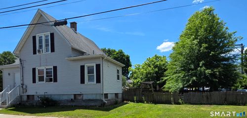 28 Pine St, Meriden, CT, 06451-3009 | Card Image