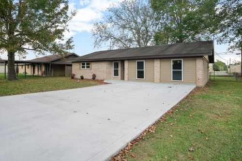 1347 Palm Dr, Winnie, TX, 77665-8783 | Card Image