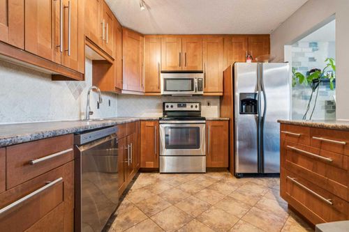 70 Midridge Gdns Se, Calgary, AB, T2X1C3 | Card Image