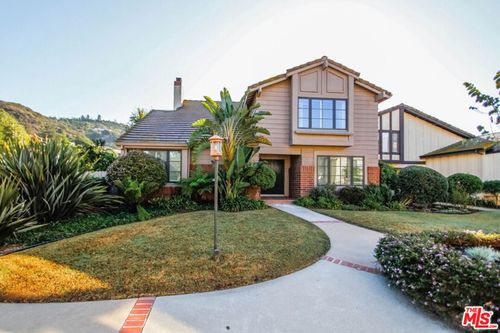 1345 Avenida De Cortez, Pacific Palisades, CA, 90272-2124 | Card Image