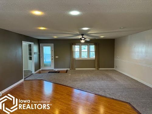 709 King St, Bedford, IA, 50833-1210 | Card Image