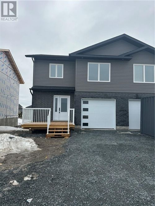 2951 Ruby St, Chelmsford, ON, P0M1L0 | Card Image