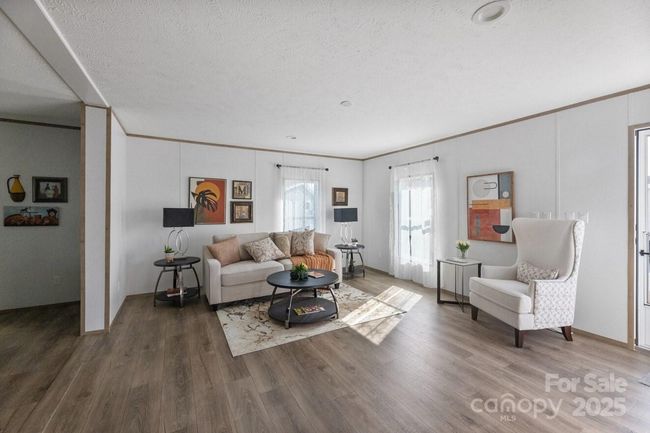 Living Room | Image 7