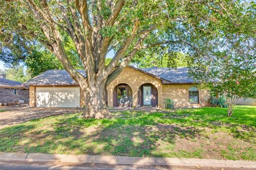 1008 Park Dr, Benbrook, TX, 76126-3813 | Card Image