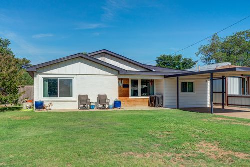 811 Borger St, Plainview, TX, 79072-6750 | Card Image