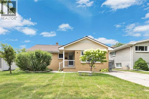 465 Christopher Dr, Windsor, ON, N8S3X1 | Card Image