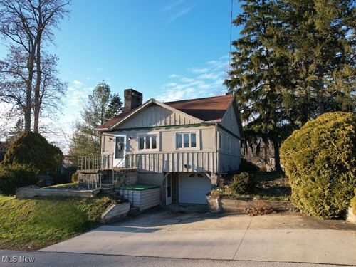 130 Clovercliff Dr, Chippewa Lake, OH, 44215-9630 | Card Image