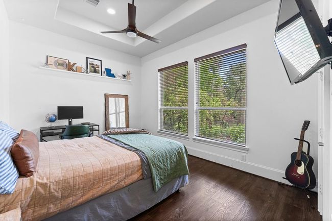 Another spacious secondary bedroom | Image 26