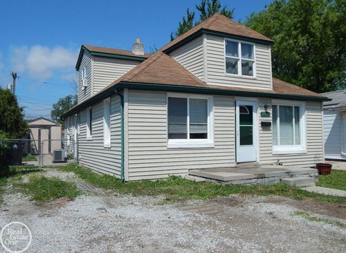 25143 Lawn St, Roseville, MI, 48066-3813 | Card Image