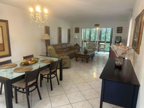 301-8960 S Hollybrook, Pembroke Pines, FL, 33025 | Card Image